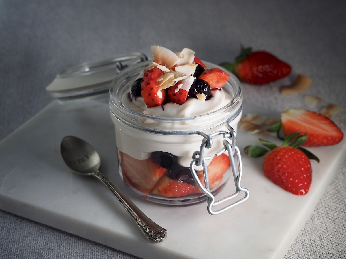 Pot Set Vanilla Coconut Yoghurt | Paleo | Gluten-free | The JOYful Table