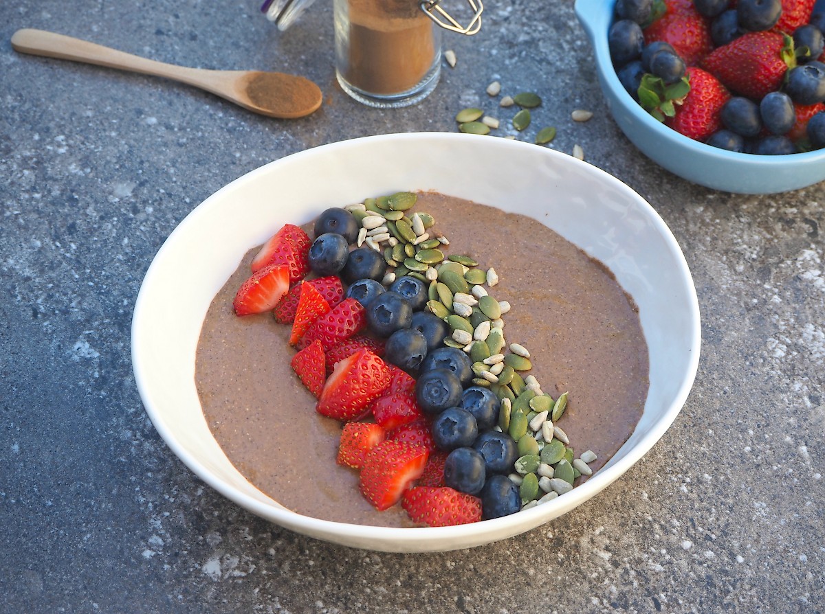 Chocolate & Cinnamon Chia Bowl | Paleo | Gluten-free | The JOYful Table