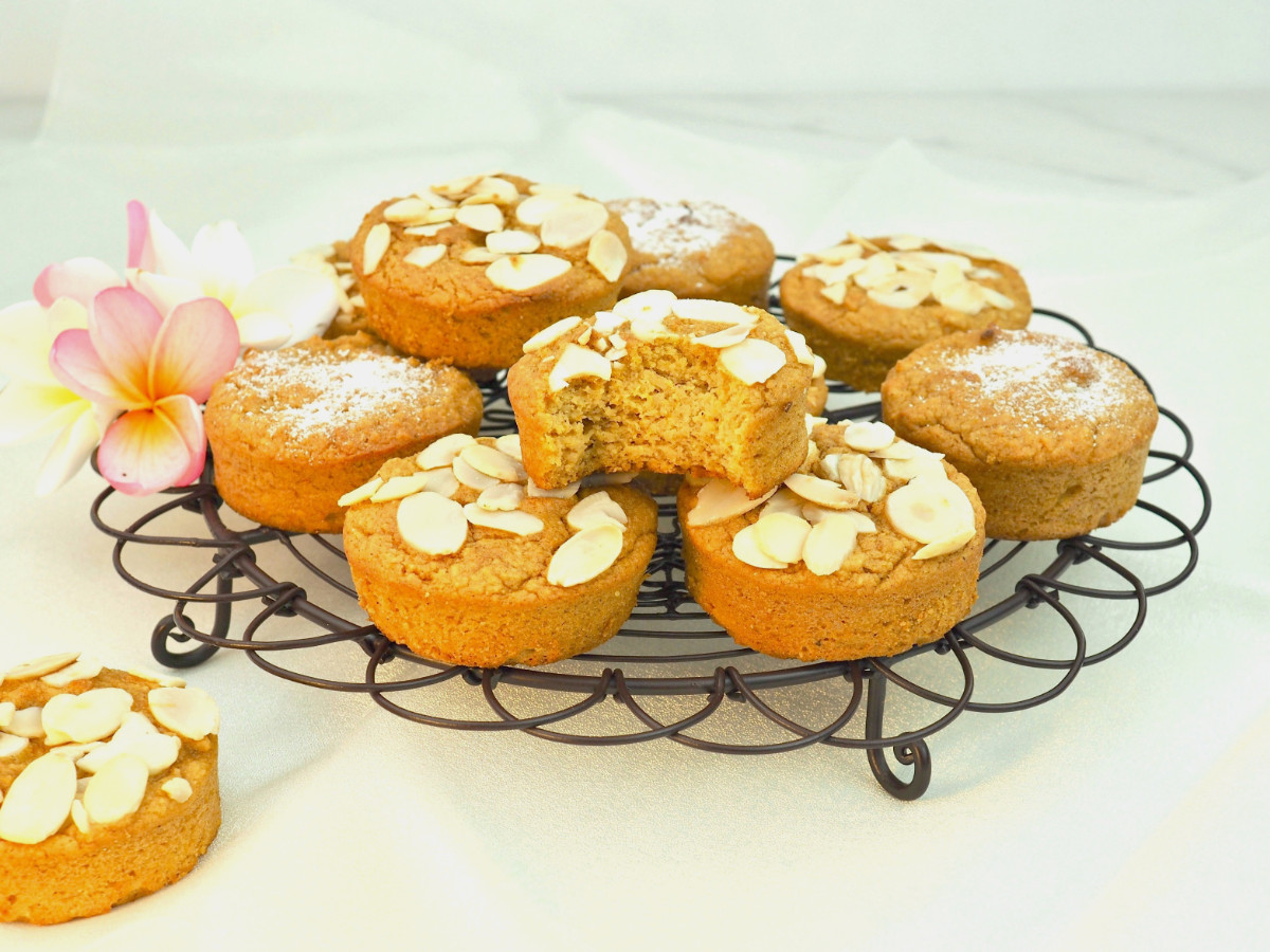 Orange and Almond Mini Cakes | Paleo | Gluten-free | The JOYful Table