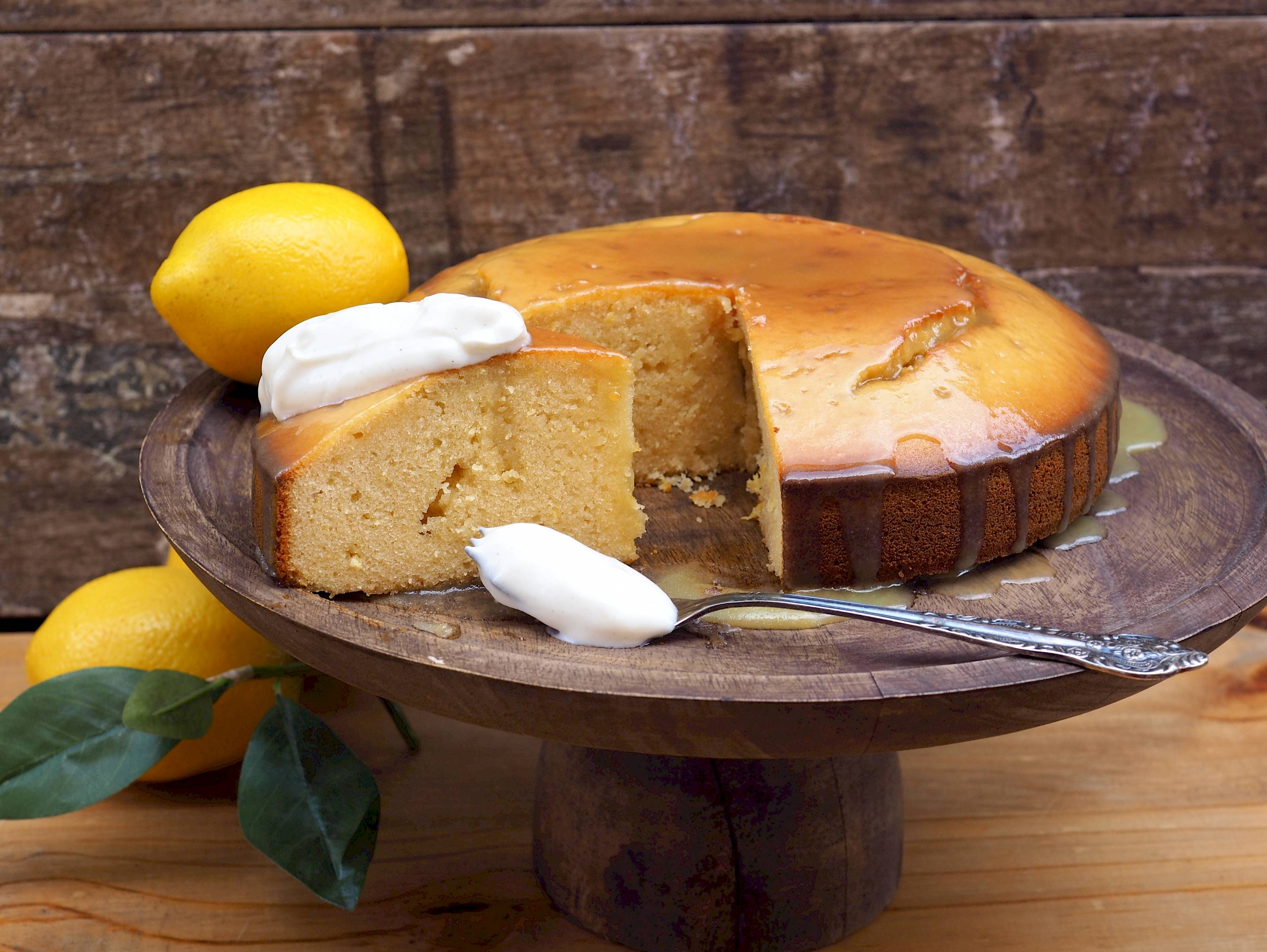 Lemon & Almond Cake with Glaze | Paleo | Gluten-free | The JOYful Table